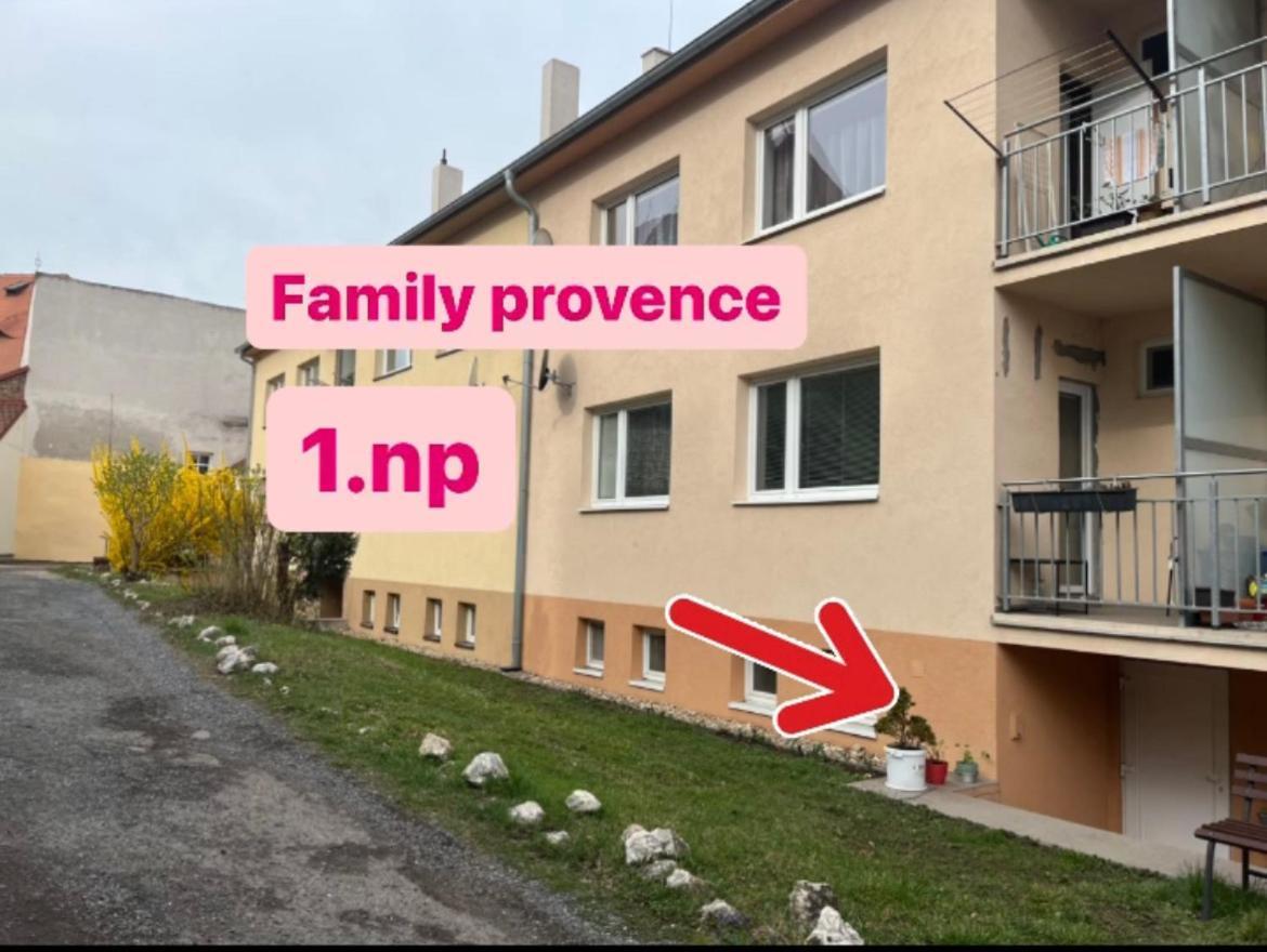 Family Provence Mikulov Apartment Luaran gambar